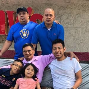 Meet your Posher, Amos